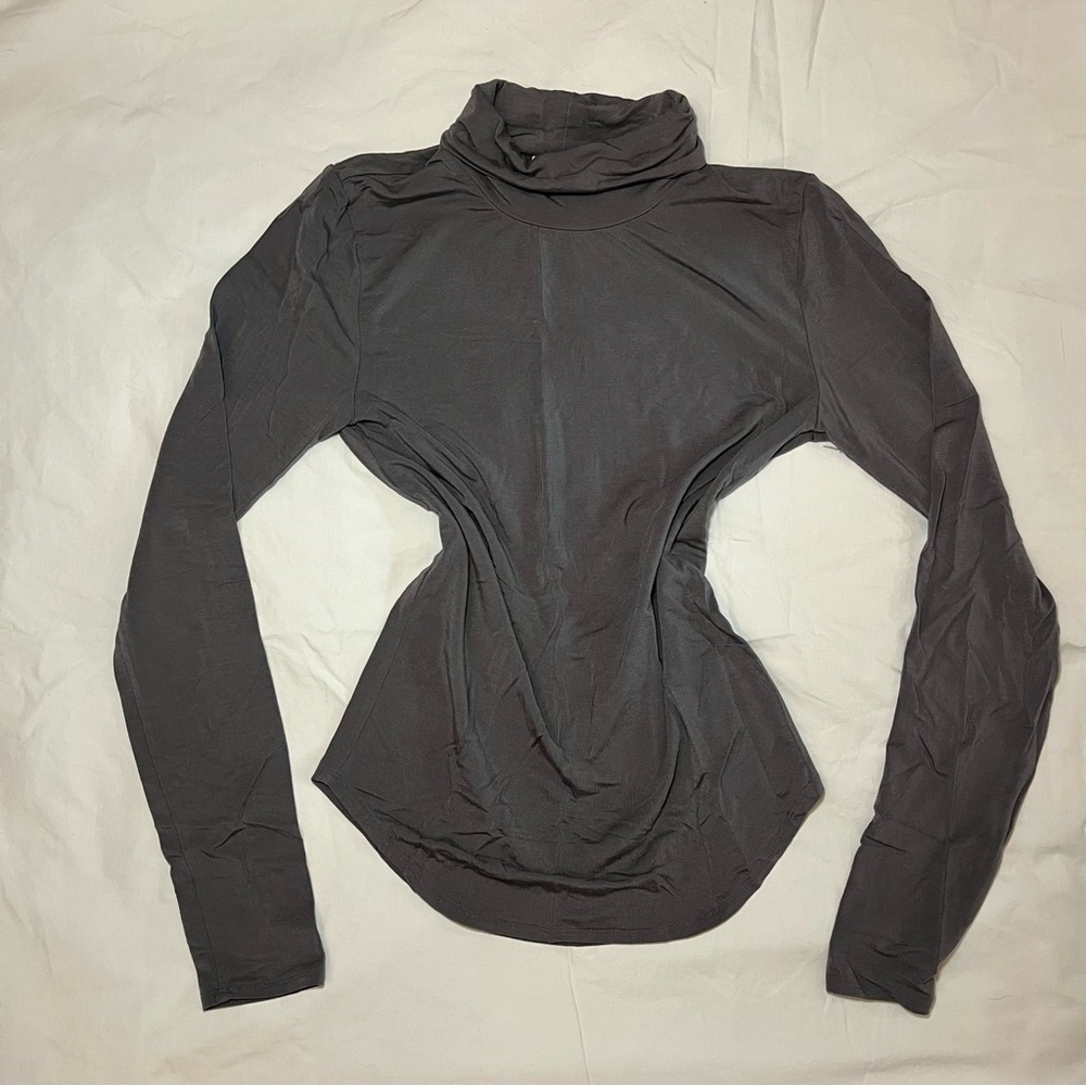 Babaton women’s long sleeve turtleneck